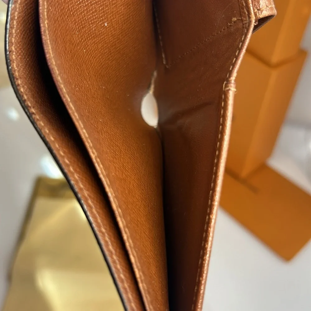 Louis Vuitton LOUIS VUITTON Monogram - Picture 8 of 16